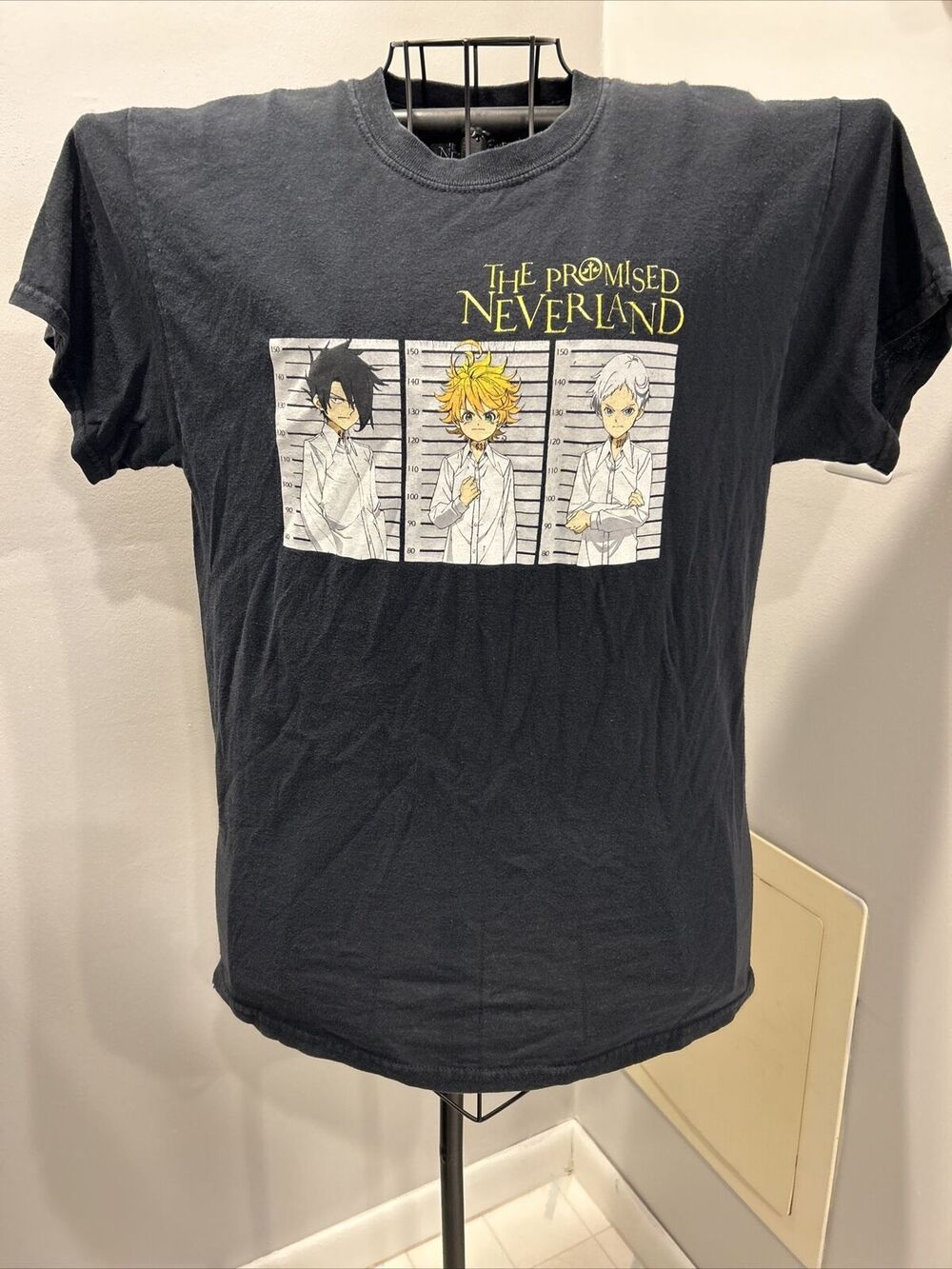 The Promised Neverland Shirt Size Medium Mugshot Short Sleeve Black Anime